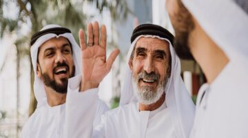 للوافدين والمرأة..  هيئة المعاشات في دبي تعلن عن سن التقاعد في الإمارات 